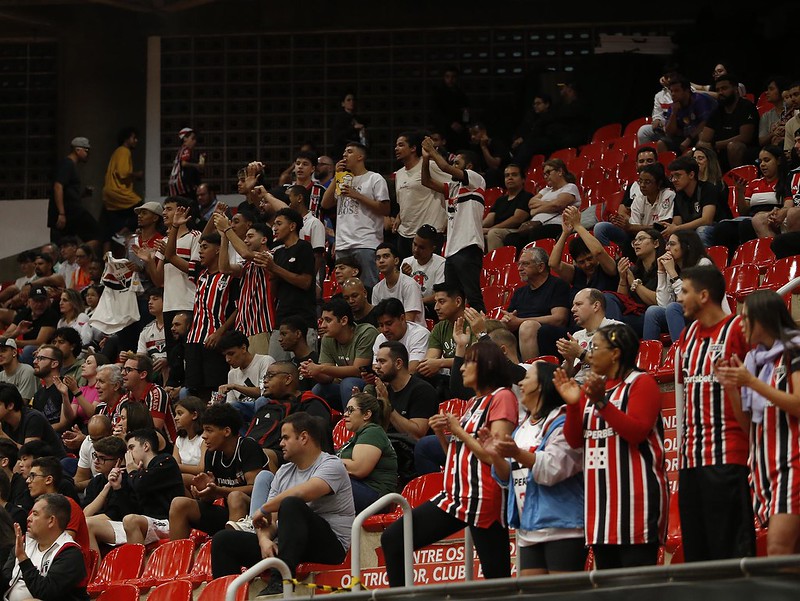 Jogador do Newcastle manda recado pra torcida do São Paulo