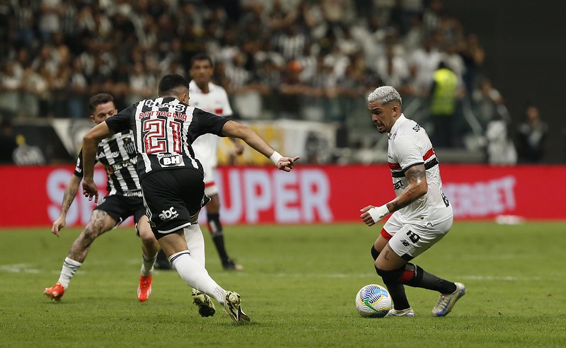 Jornalista confirma que o São Paulo foi prejudicado contra o Galo