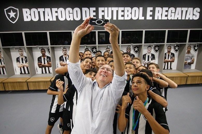 John Textor se recusa a ir a jogo do Botafogo com SPFC por motivo inusitado