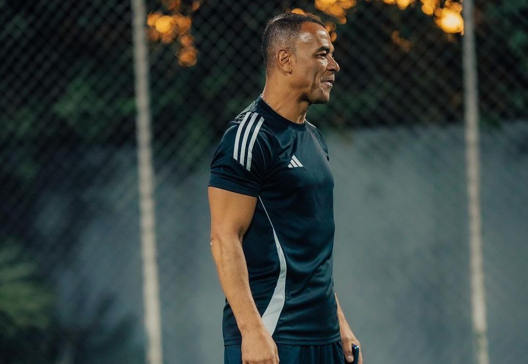 Cafu é eleito melhor lateral-direito de todos os tempos