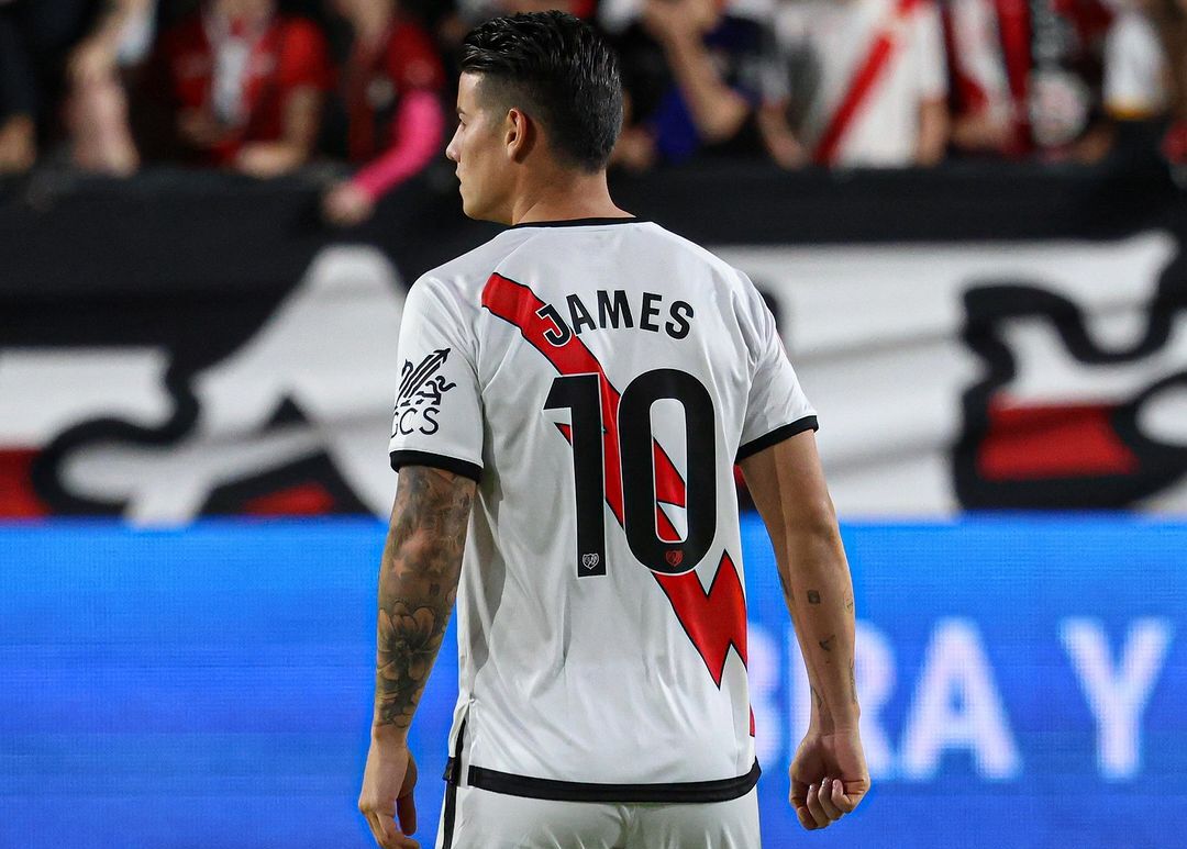 James Rodríguez mal voltou para a Espanha e já está passando vergonha
