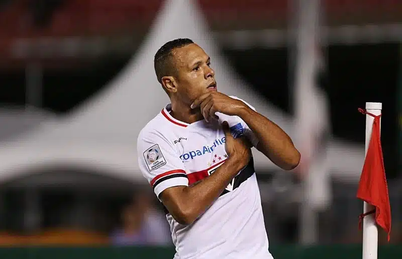 Luís Fabiano se manifesta sobre resultado de São Paulo x Botafogo
