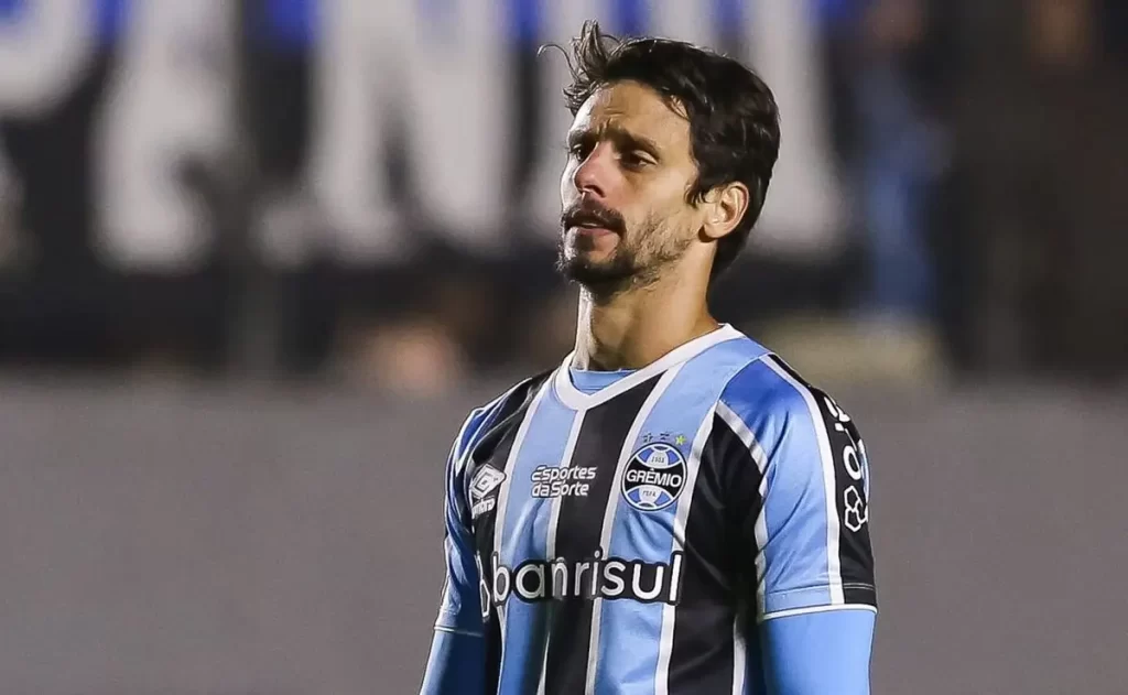 Rodrigo Caio encerrou ciclo no Grêmio depois de voltar a jogar uma partida toda