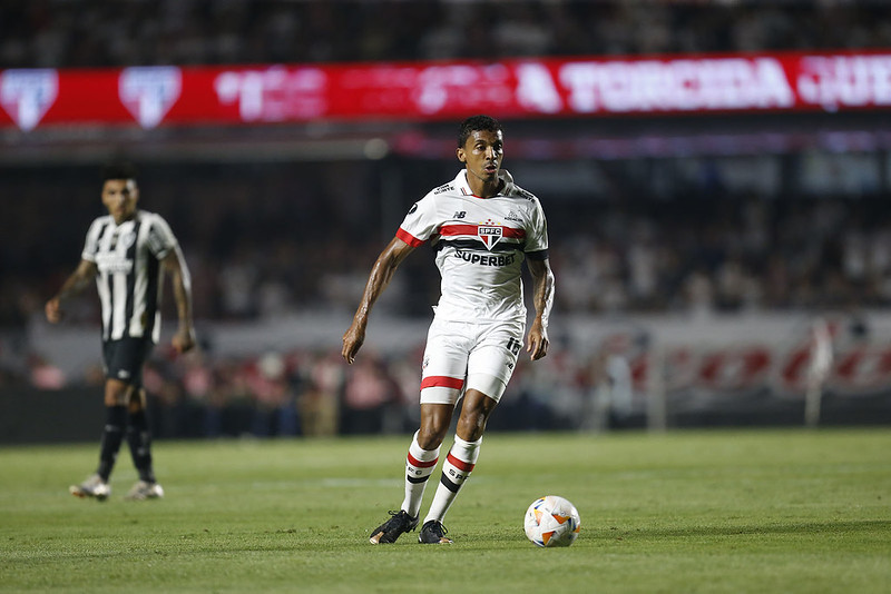 Luiz Gustavo pode estar de saída do São Paulo