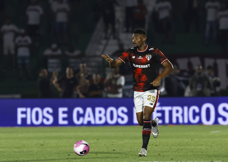 São Paulo pode fechar venda de Sabino por quase R$ 25 milhões