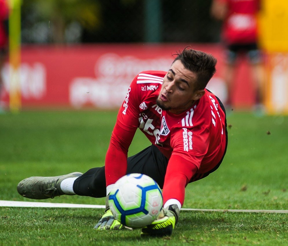 Bomba: goleiro Jean pode estar voltando ao Brasil para vestir a camisa de Tricolor