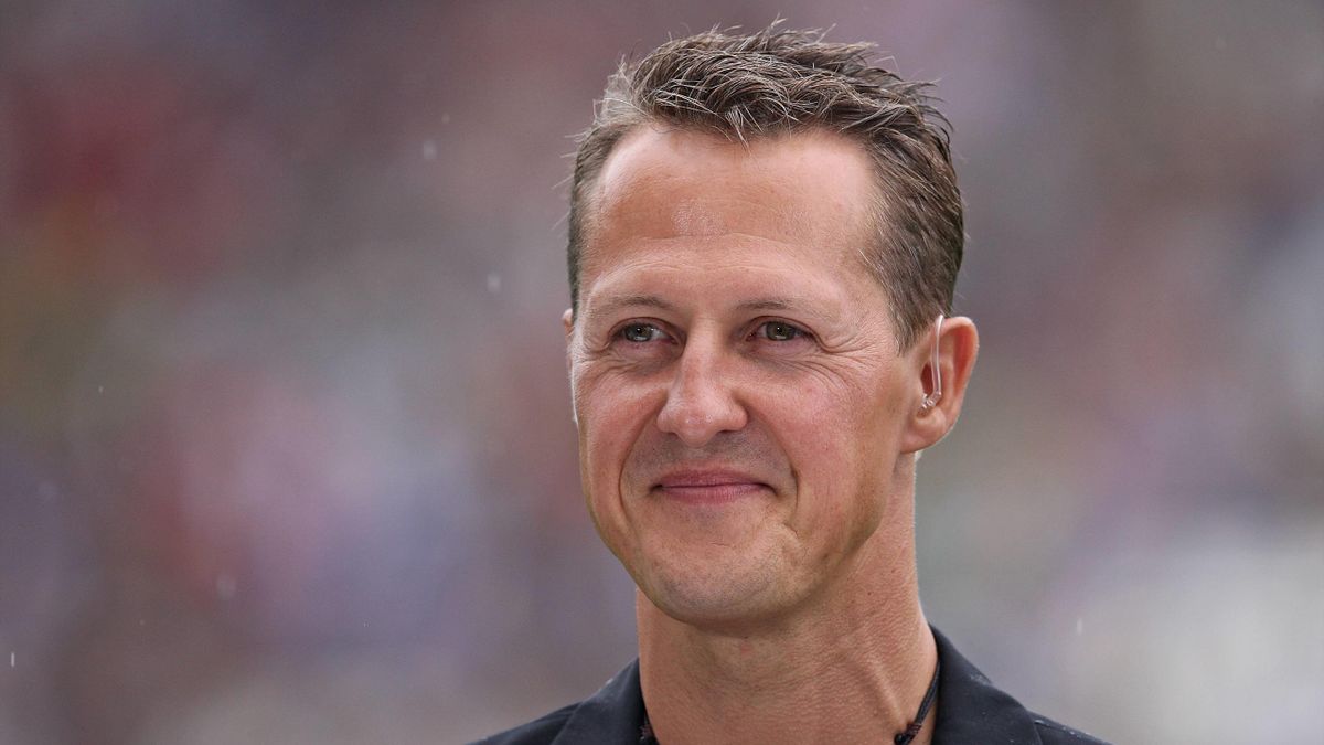 Michael Schumacher apareceu novamente para leiloar itens pessoais de R$ 22,5 milhões