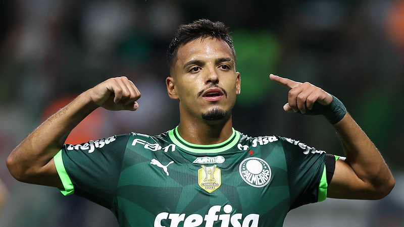 Gabriel Menino fez sua escolha e assinou contrato fora do Palmeiras