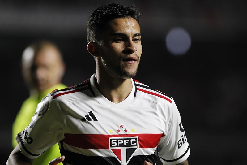 Jogo Aberto (12/11): São Paulo negocia Rodrigo Nestor com rival da Série A