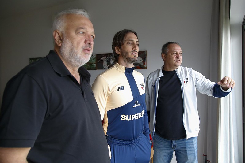 2025 nem começou ainda e já rendeu dor de cabeça das grandes no São Paulo