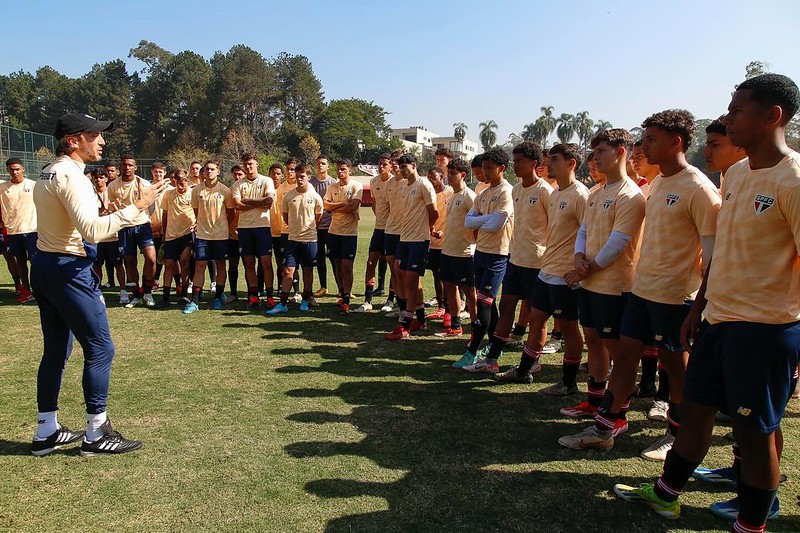 São Paulo deve usar time alternativo em competição marcada para 2025