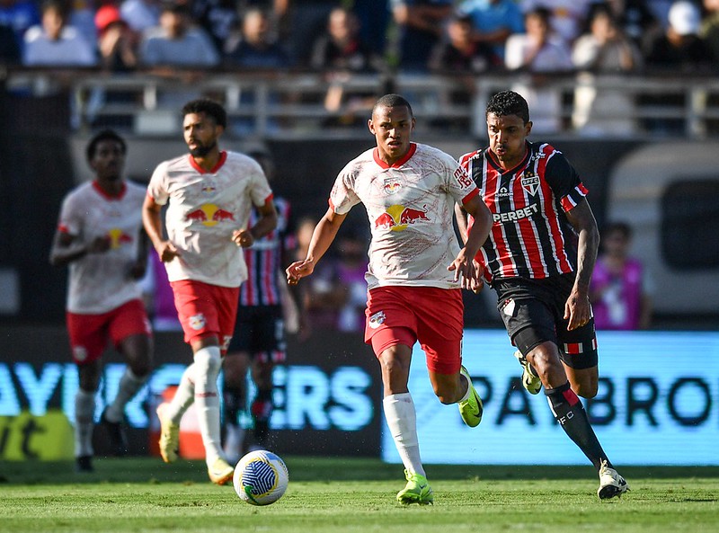 Técnico do Bragantino não teve papas na língua para falar do São Paulo