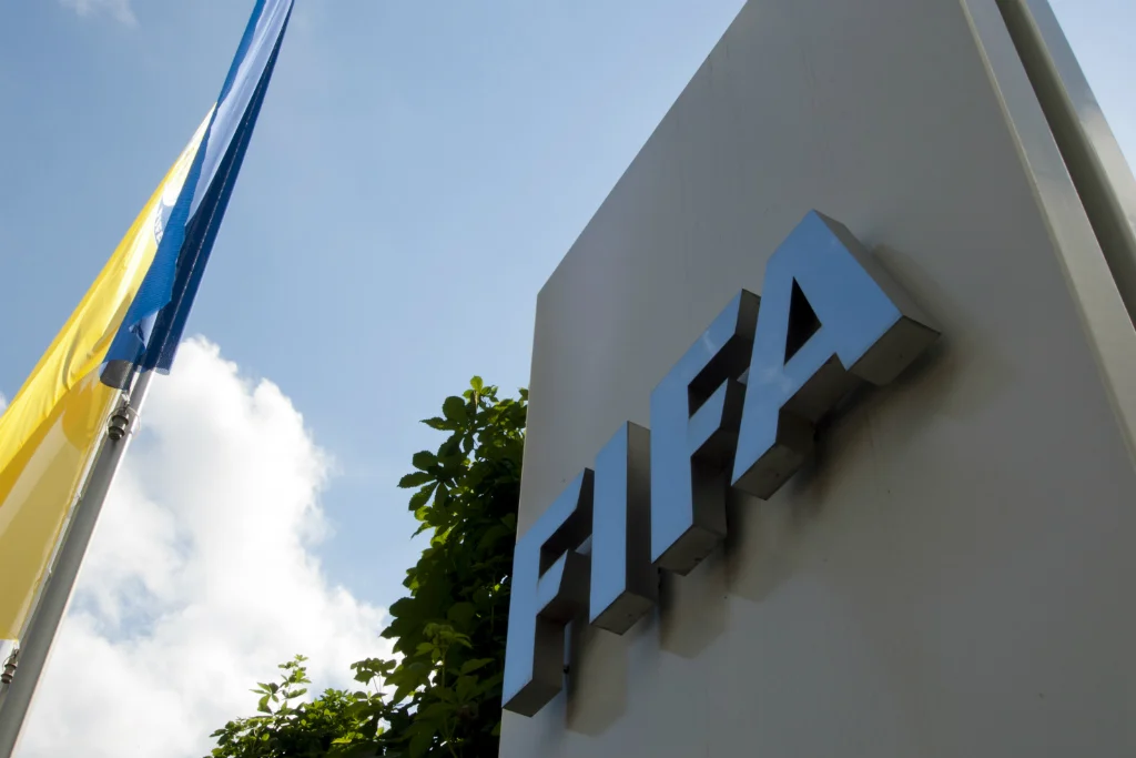 Fifa não perdoa ninguém e gera proibição no “time do Papa”