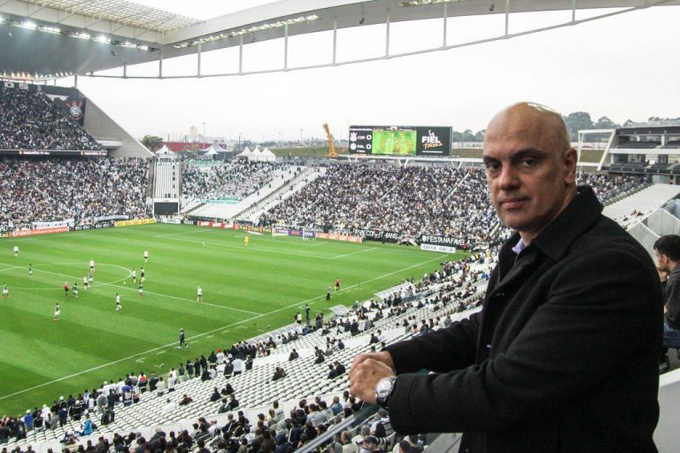 Alexandre de Moraes decide ajudar o Corinthians financeiramente