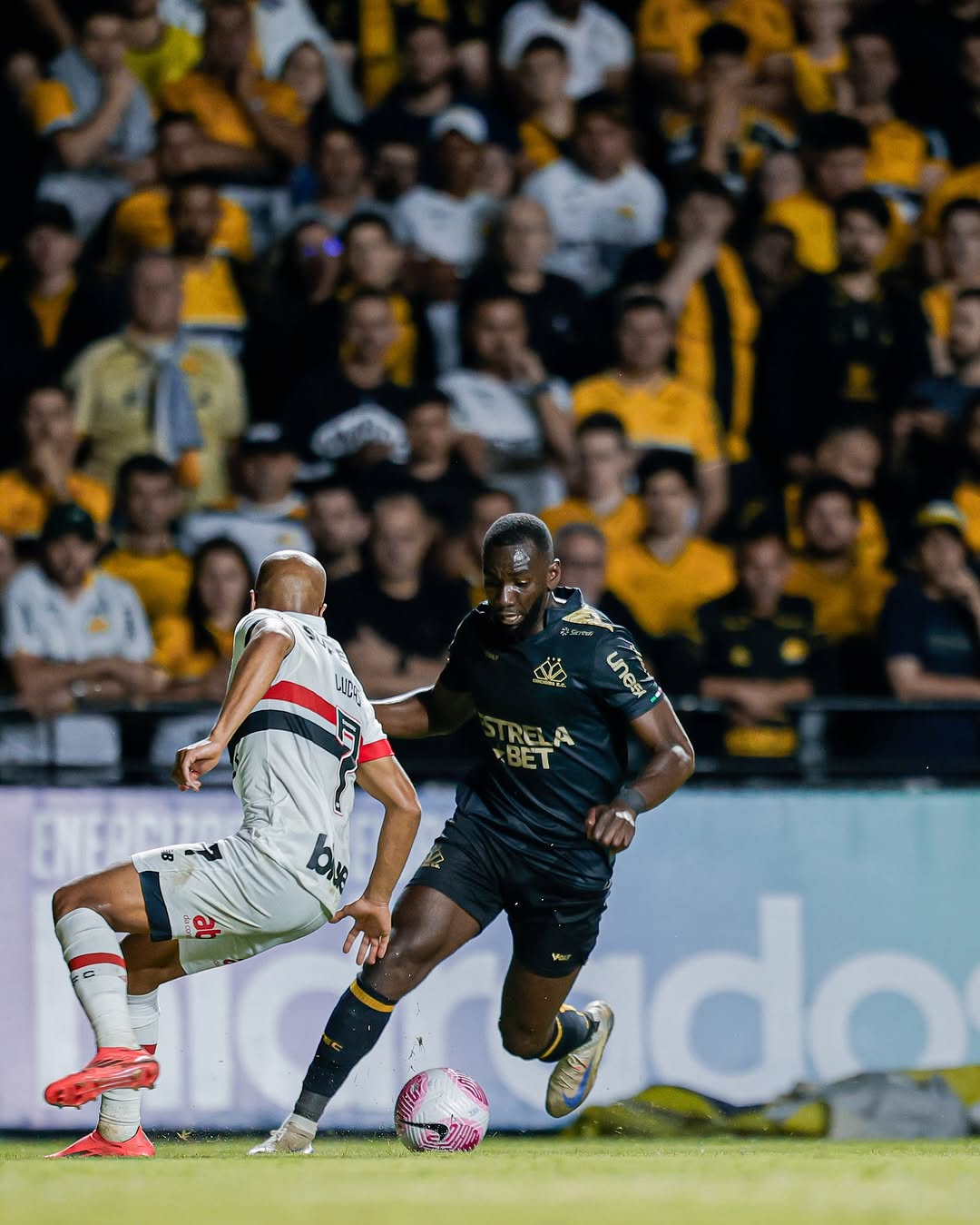 Tricolor não perde tempo e faz oferta para contratar craque Bolasie