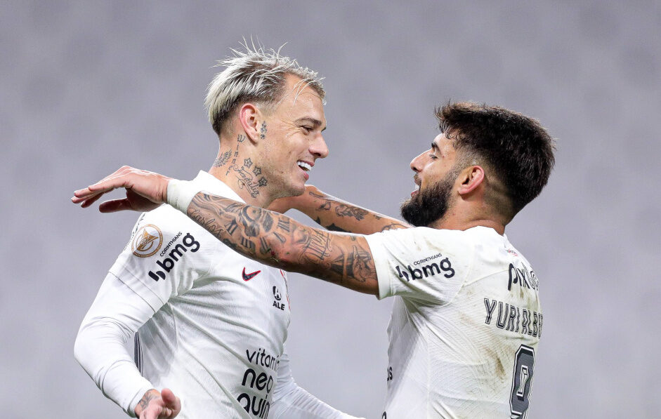 Corinthians pretende fazer dança das cadeiras entre Yuri Alberto e Róger Guedes