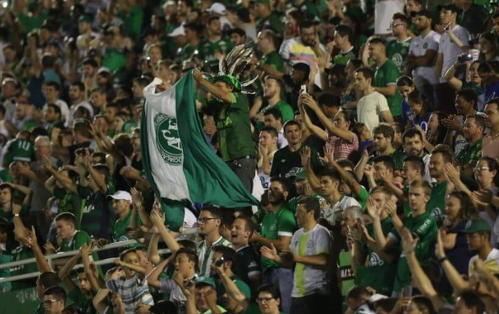 Não tem mais volta: Zagueiro do São Paulo fecha com a Chapecoense
