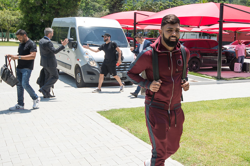 Gabigol publica nova foto polêmica e viraliza antes de acerto com o Cruzeiro