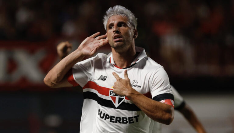 Calleri não se intimidou com críticas e mandou recado à torcida do São Paulo