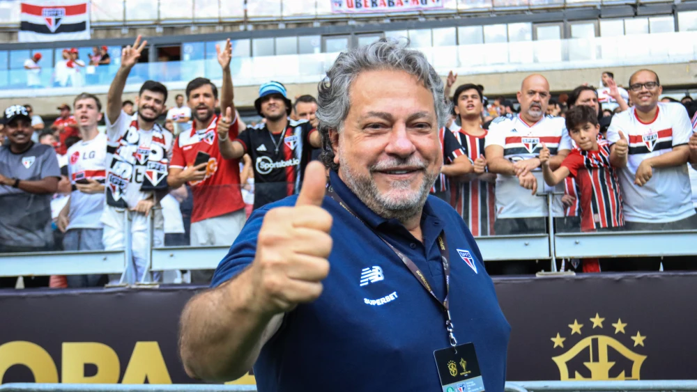 Enquanto ganha R$ 26 mil no São Paulo, salário de Casares na Record era de perder o fôlego