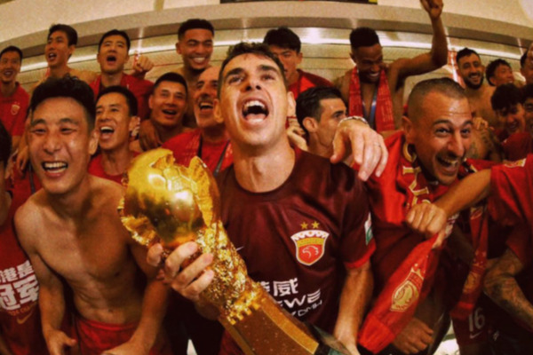 Com 16 gols e 29 assistências na bagagem, Oscar se despede da China para assinar novo contrato