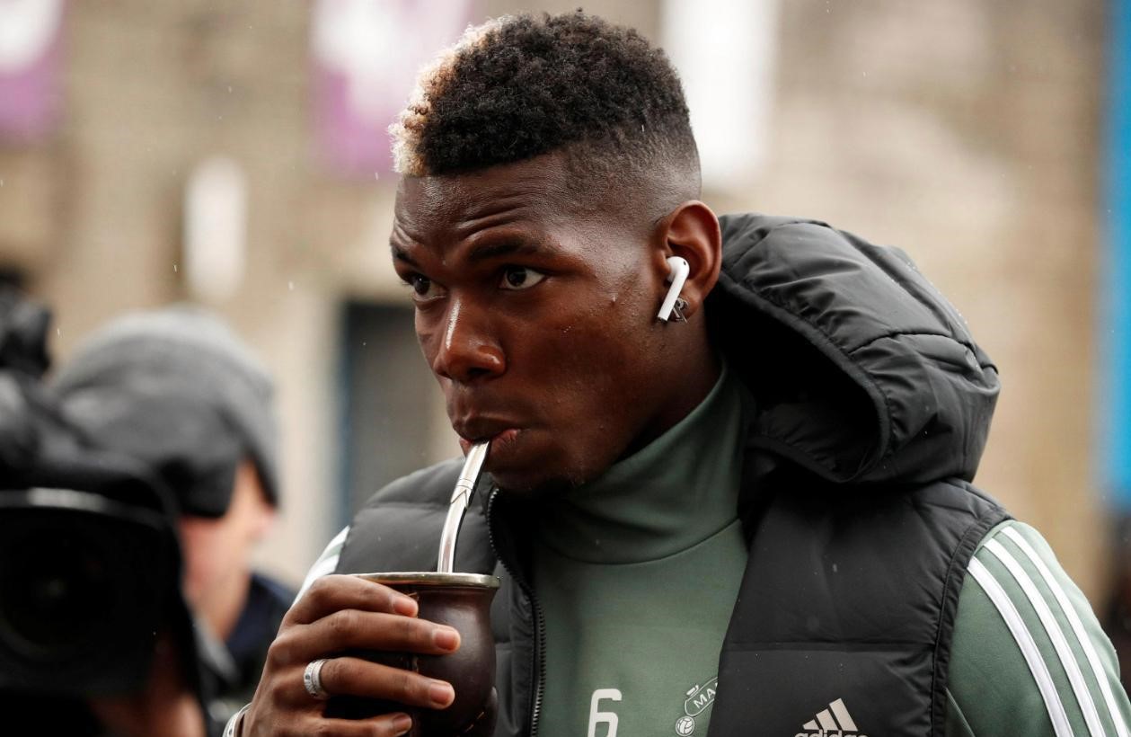 Pogba desembarcou de mala e cuia para apresentação no Beira-Rio