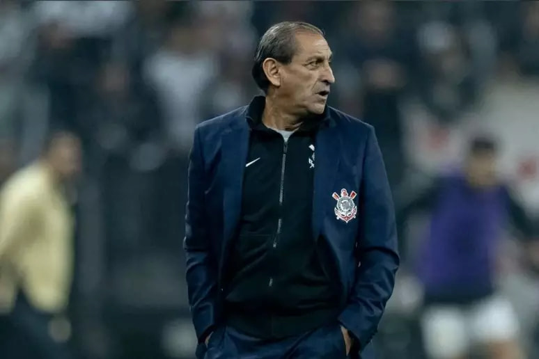Cria do São Paulo pode desembarcar do exterior direto para o Corinthians