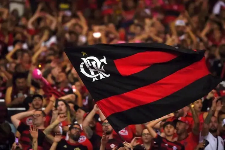 Peça-chave do Botafogo não sai para longe e acerta com o Flamengo