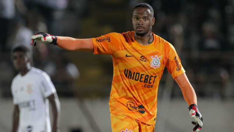 Torcedores do Corinthians devem estar dando risada com o que acabou de acontecer com Carlos Miguel