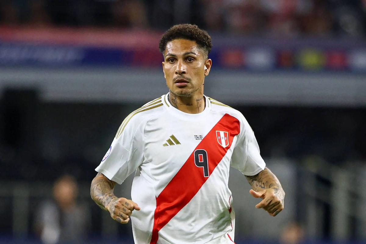 Paolo Guerrero surpreende e anuncia aposentadoria
