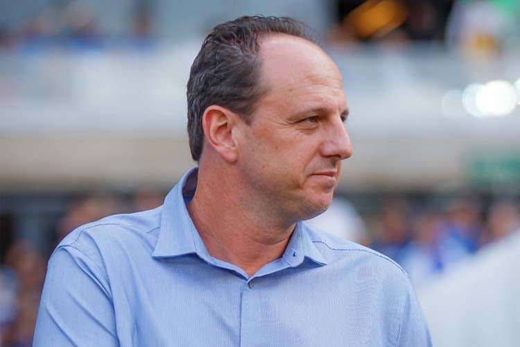 Rogério Ceni está virado só em dente após ganhar presente de R$ 180 milhões