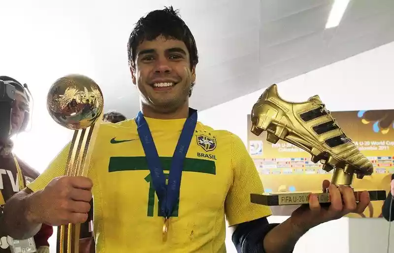 Henrique Almeida, ex-São Paulo, ganha os holofotes ao assinar com time sensação do Brasil