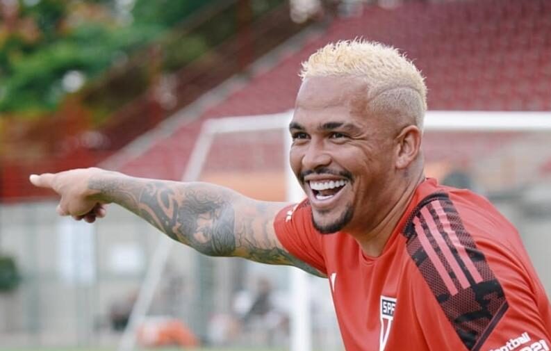 Rival do São Paulo pisa na bola e deixa escapar quase R$ 200 milhões