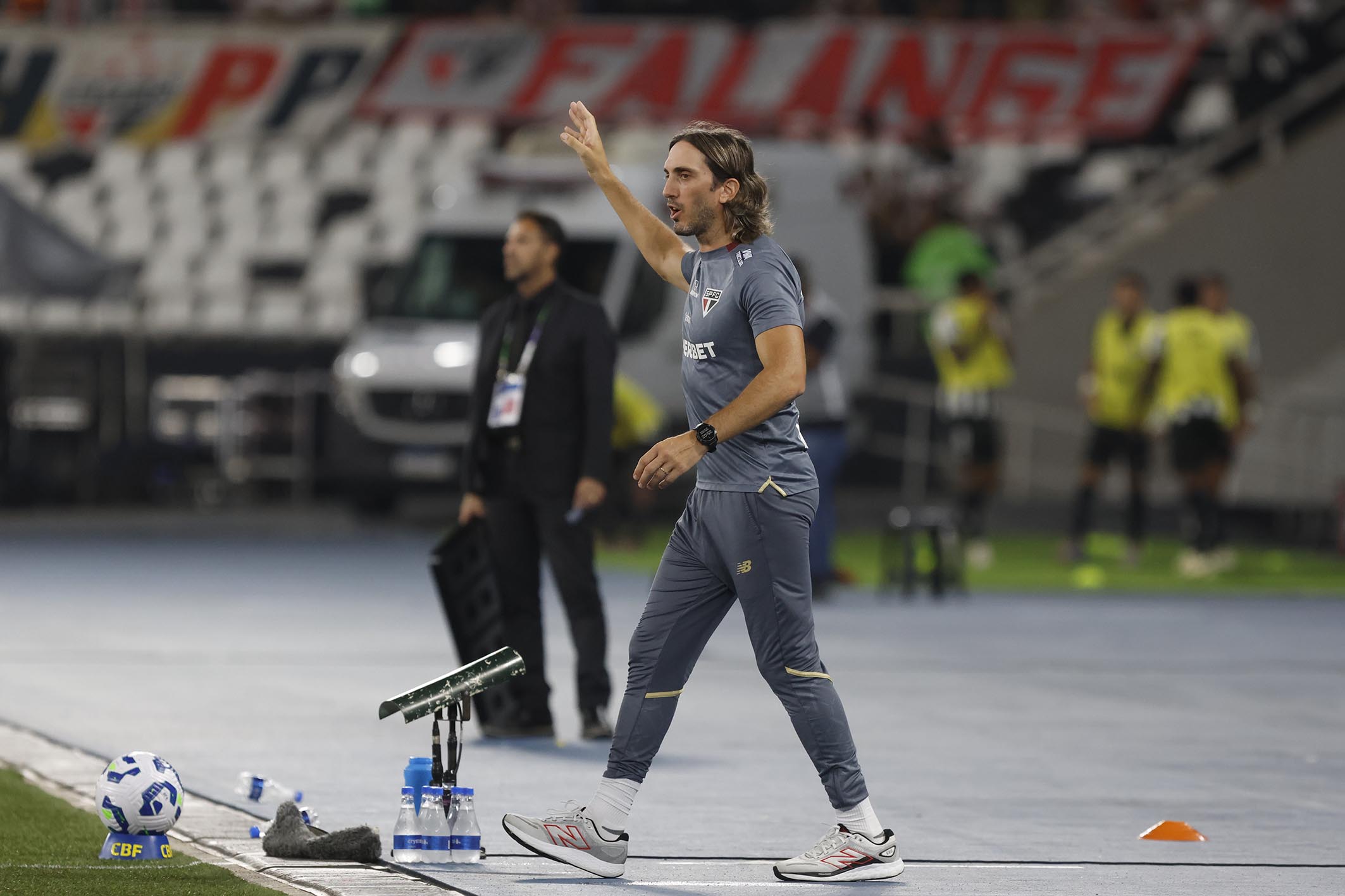 Após empate, Zubeldía encerra longo ciclo no São Paulo