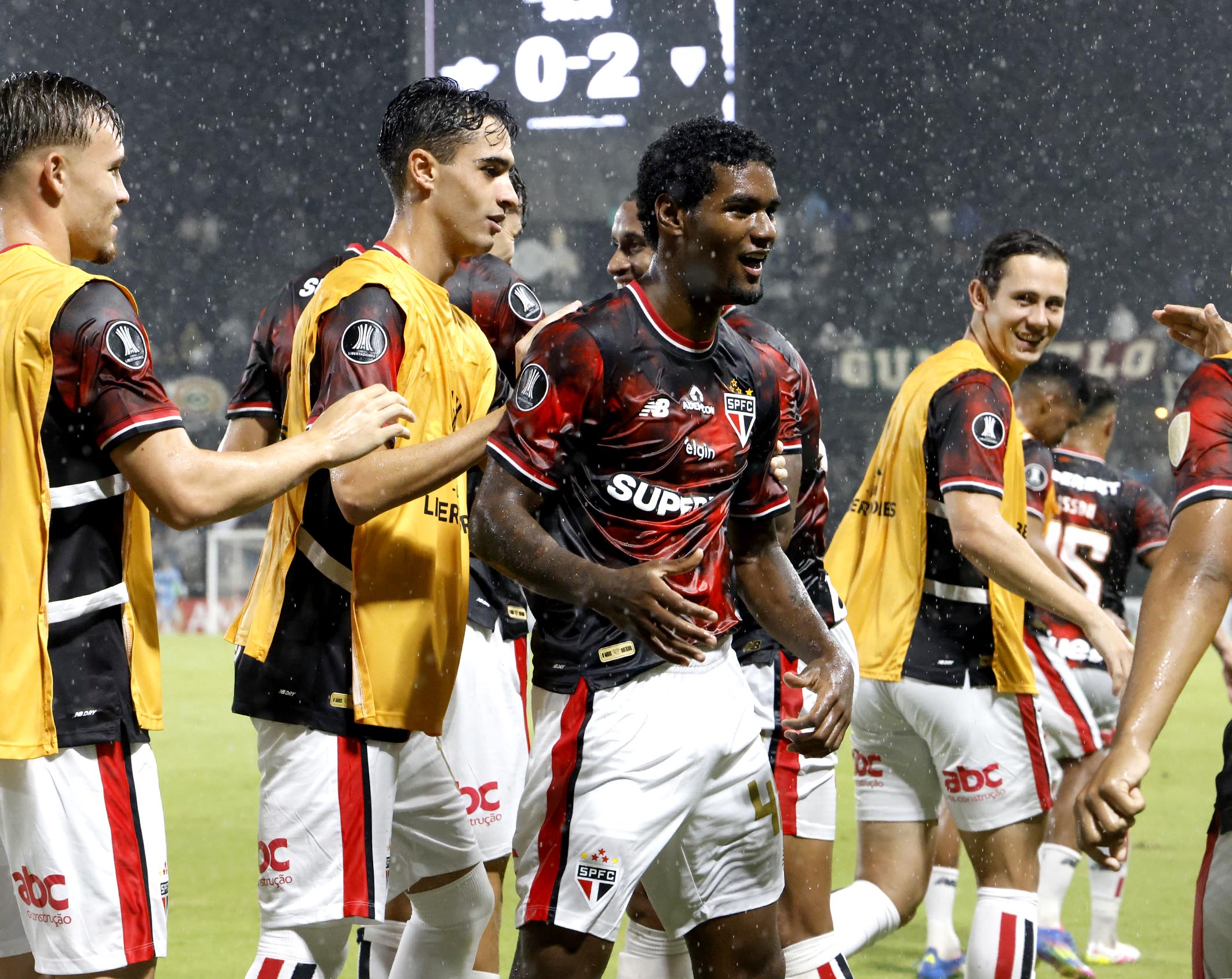 Jovem do São Paulo brilha na Libertadores e garante paz para Zubeldía