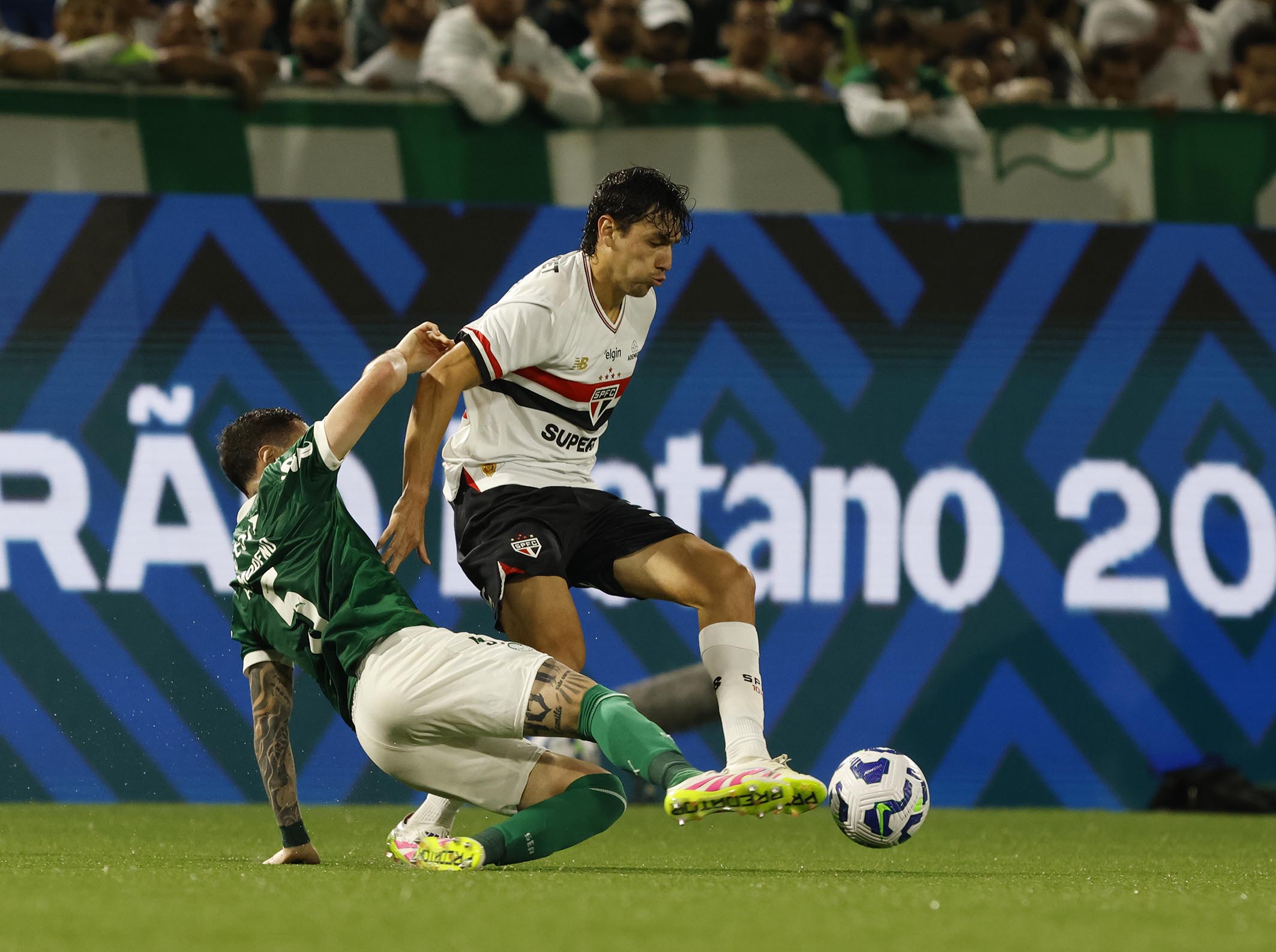 CBF divulga áudios do VAR após polêmicas em derrota do São Paulo