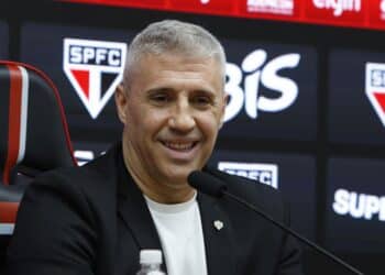São Paulo não dá conta de segurar e defensor vai embora de uma vez por todas