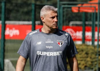 São Paulo age depressa e Crespo ganha dois reforços já para estreia