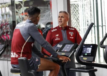 Crespo bate o martelo e São Paulo manda jogador embora sem pensar duas vezes