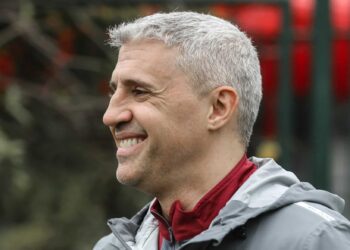 Crespo assume as rédeas no São Paulo e determina chegada de três reforços
