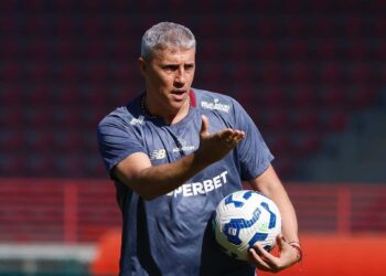 São Paulo define data e Crespo aguarda reforço novinho para o meio