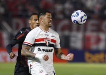 São Paulo esquece rivalidade e assina contrato com xodó do Santos