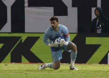 São Paulo esquece rivalidade e assina contrato com xodó do Santos