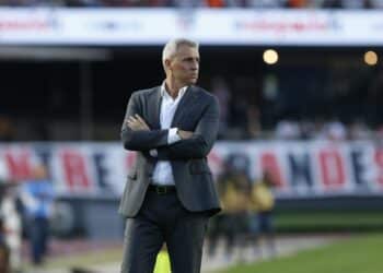 São Paulo assina contrato e Hernán Crespo respira aliviado