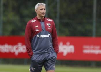 Chegou sem fazer barulho e já foi treinar: Reforço flagrado no São Paulo