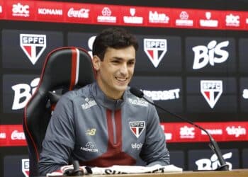 Crespo ganha poder de decisão no São Paulo e Juan Dinenno pode estar de saída