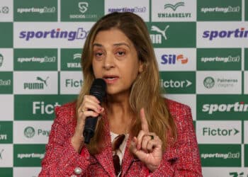 Leila Pereira não esconde nem o sorriso e Palmeiras assume liderança na Série A