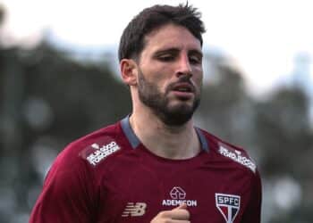 100% recuperado: Calleri volta pra ser titular no São Paulo