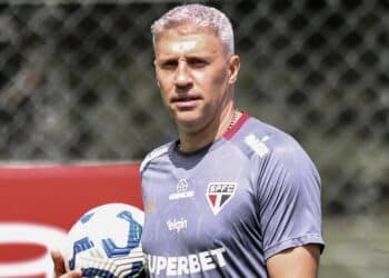 Logo após passar em exames médicos, Crespo ganha reforço para o São Paulo