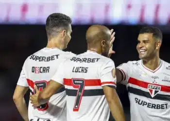 Crespo está pulando de alegria com reforço que ganhou pro meio antes da Libertadores